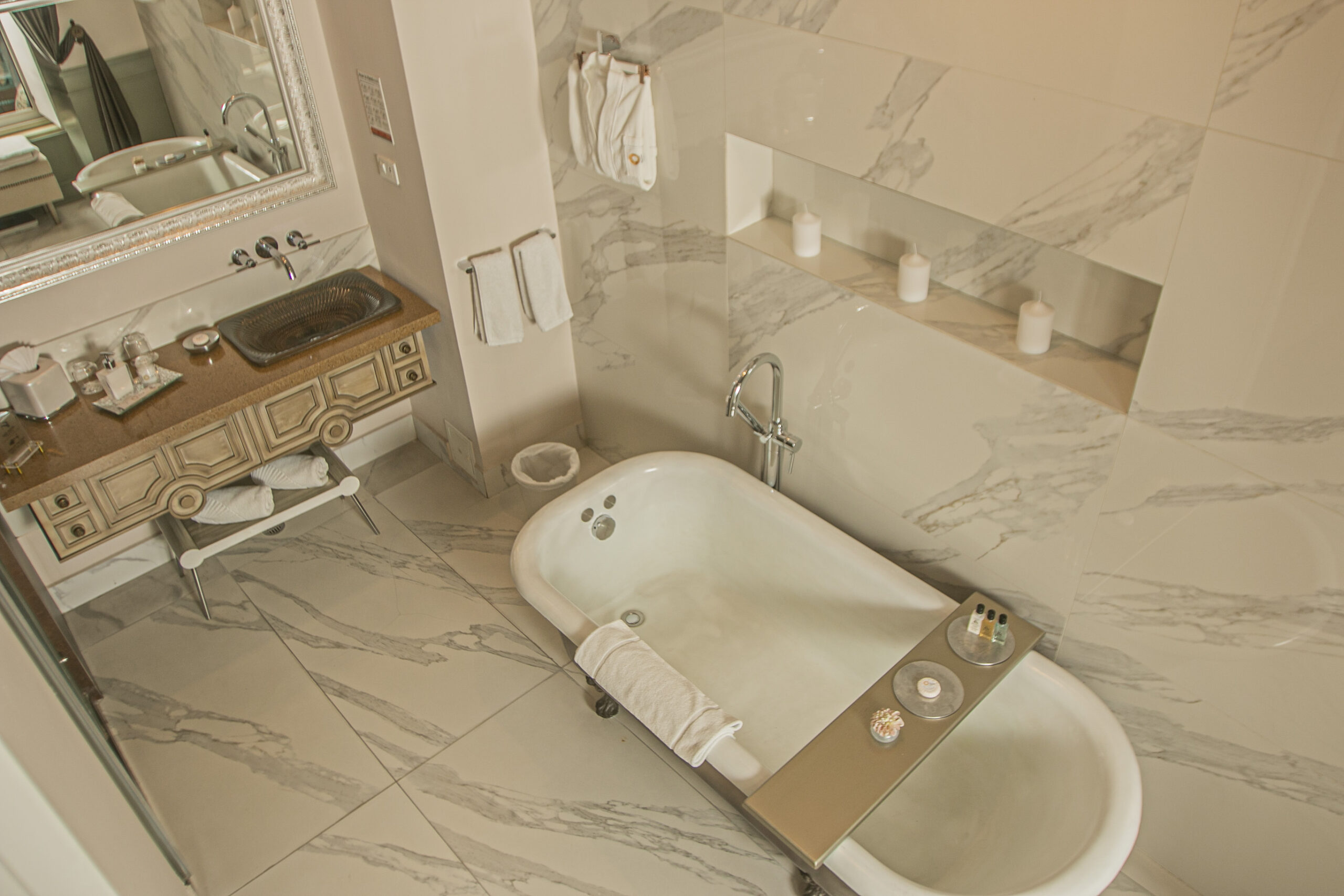 Bathroom Master Suite-2